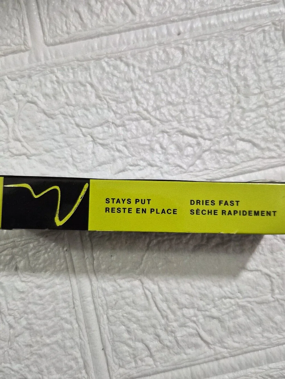 Wet n Wild Fantasy Makers Metallic Eyeliner  green shade Alienation